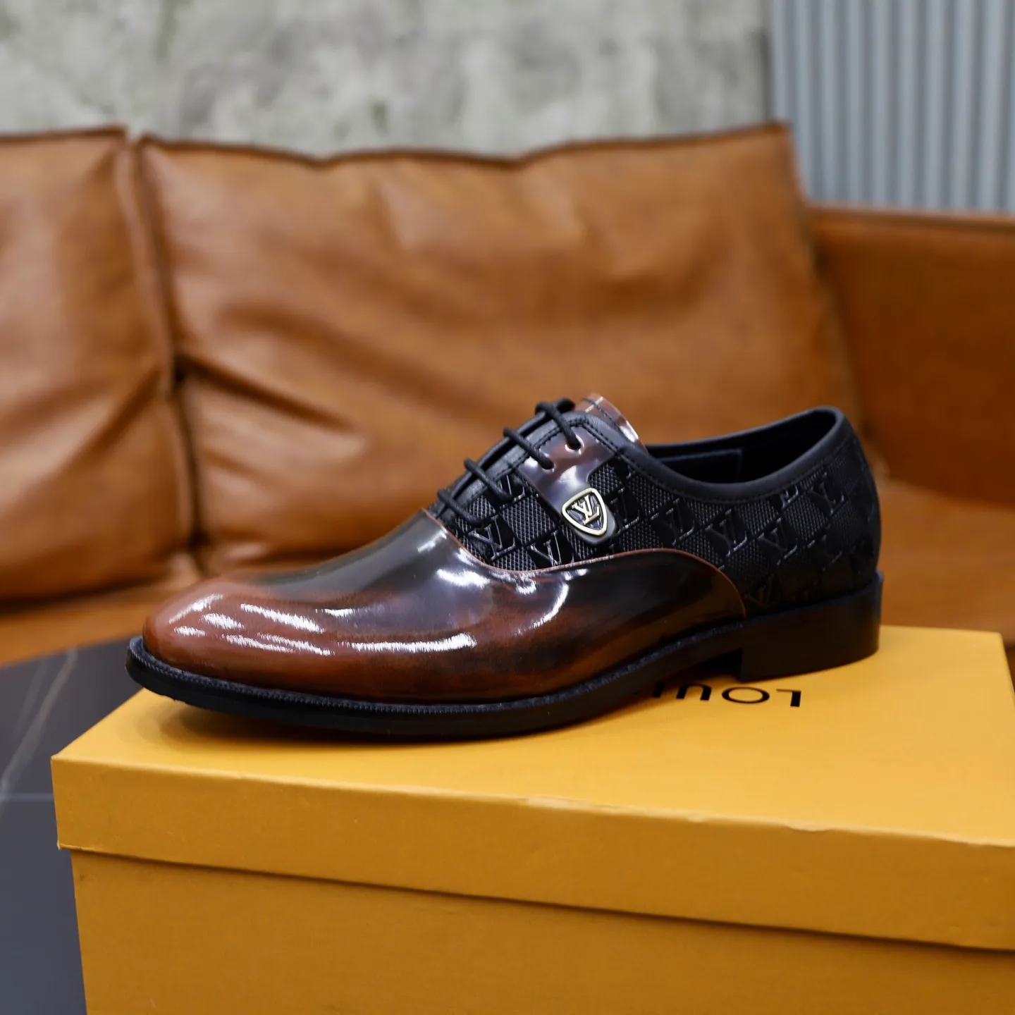 Ex-factory price: 500💰🙅‍♂️🙅‍♂️🙅‍♂️ Brand: LV Louis Vuitton Standard code: Men's size 38-44 (45 can be customized) Grade: Same style as the official website Original order quality Material: Original cowhide surface Comfortable cowhide lining Original outsole Style category: Men's fashionable casual leather shoes Distinguished big-name luxury elements Top luxury Color: actual picture color